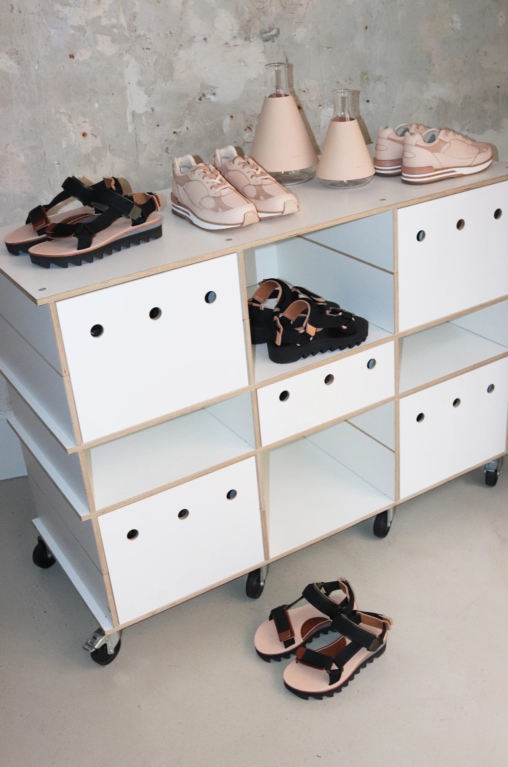 Hender Scheme – Men Shoes MJ-S-WEB – Black/Natural 3 Hender Scheme – Men Shoes MJ-S-WEB – Black/Natural