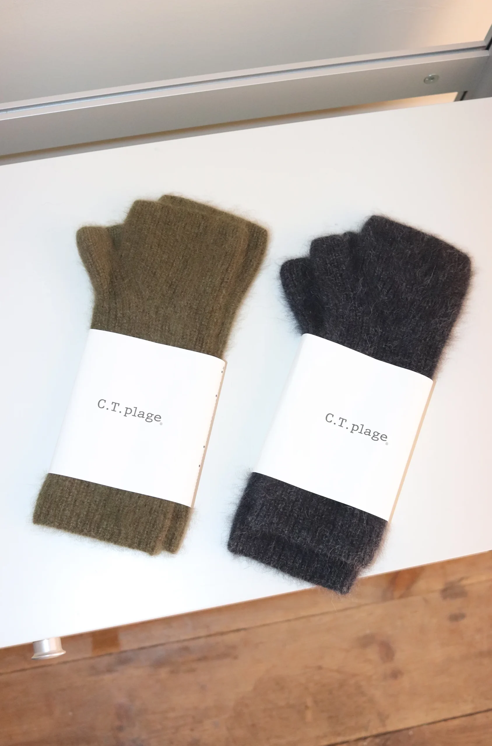 C.T. Plage – Ladies Arm Warmer 5565K-66 – Olive 3 C.T. Plage – Ladies Arm Warmer 5565K-66 – Olive