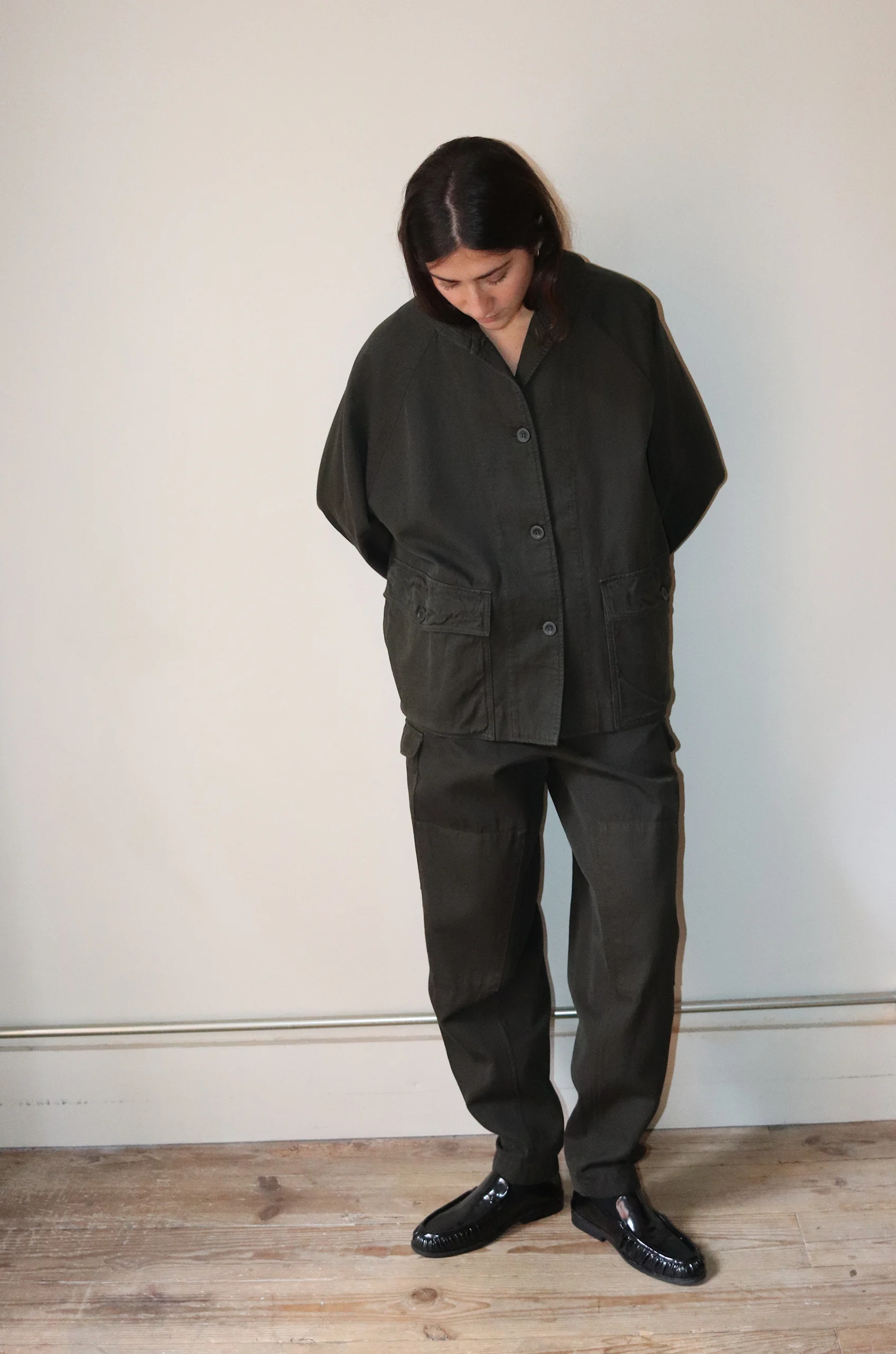 Casey Casey – Mupo Pant 23FP222 – Dark Khaki 3 Casey Casey – Mupo Pant 23FP222 – Dark Khaki