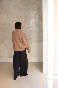 Studio Nicholson – Gomes SNW-1518 5GG High Collar Jumper – Camel