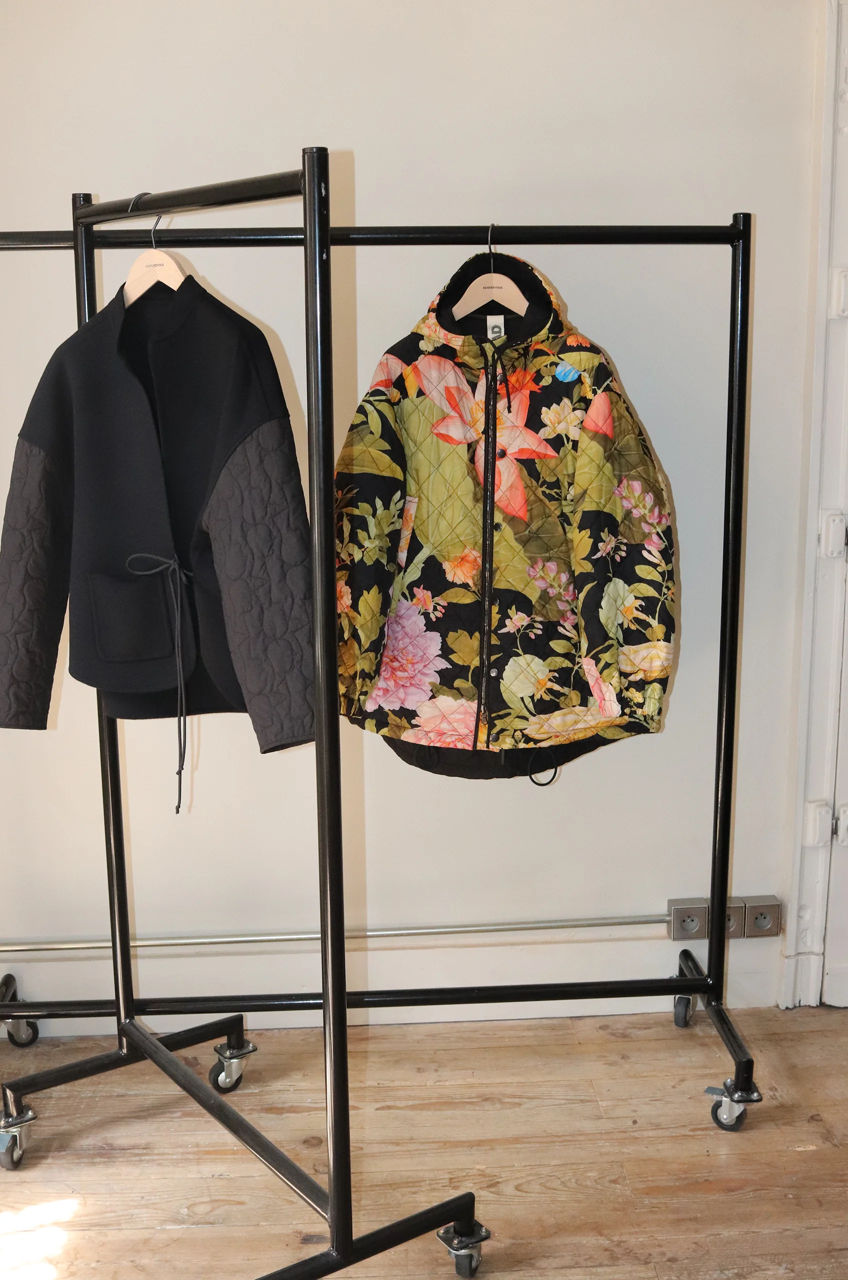 Konrad – Anna Jacket – Botanika Black/Black 3 Konrad – Anna Jacket – Botanika Black/Black