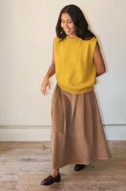 Labo.art – Gilet Brio Knitwear – Mustard