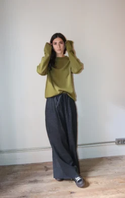 Sofie D’Hoore – MALOU 1Ply C-Neck Thum Finger Roll Edge – Olive