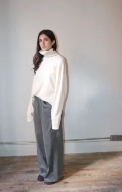 Sofie D’Hoore – MAST 2Ply High Neck Cuff And Bottom Rib – Ivory Melange