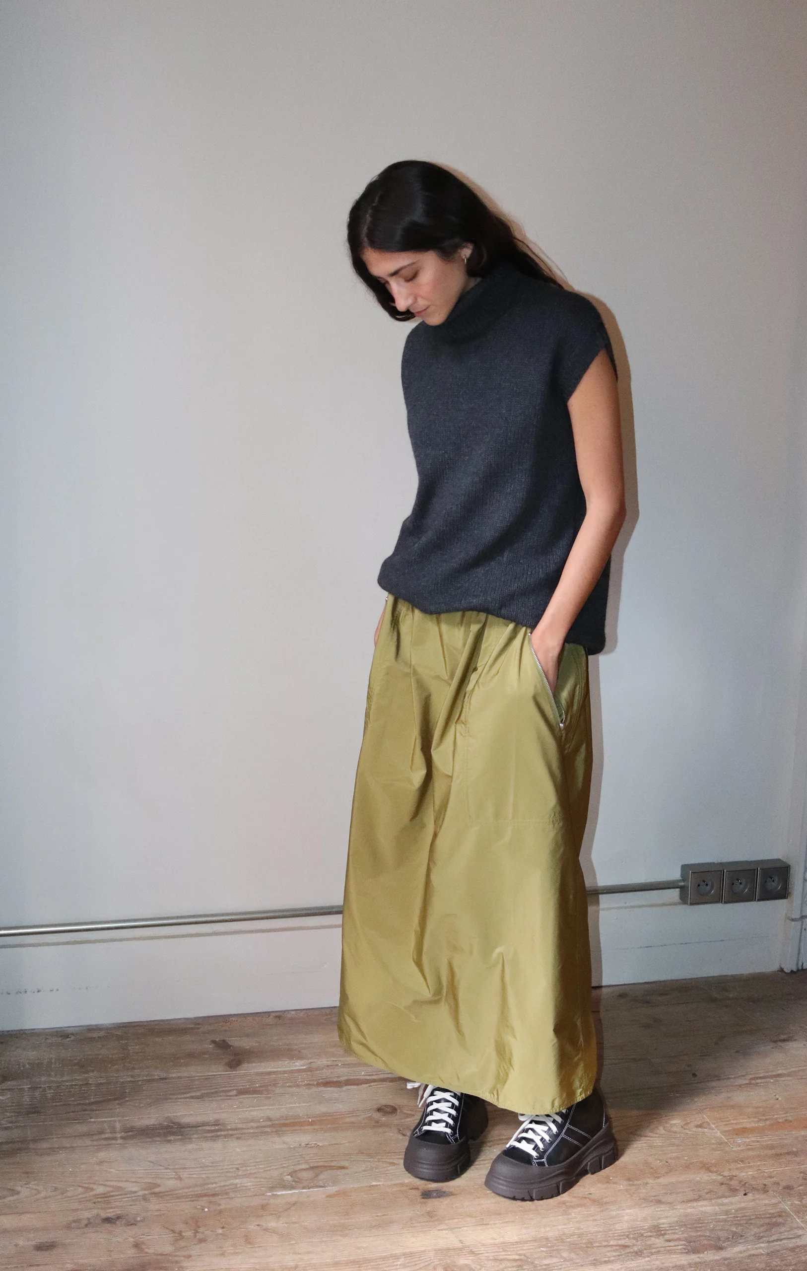 Sofie D’Hoore – MOLE 3Ply High Neck Sleeveless Vest – Charcoal Melange 4 Sofie D’Hoore – MOLE 3Ply High Neck Sleeveless Vest – Charcoal Melange – Image 2