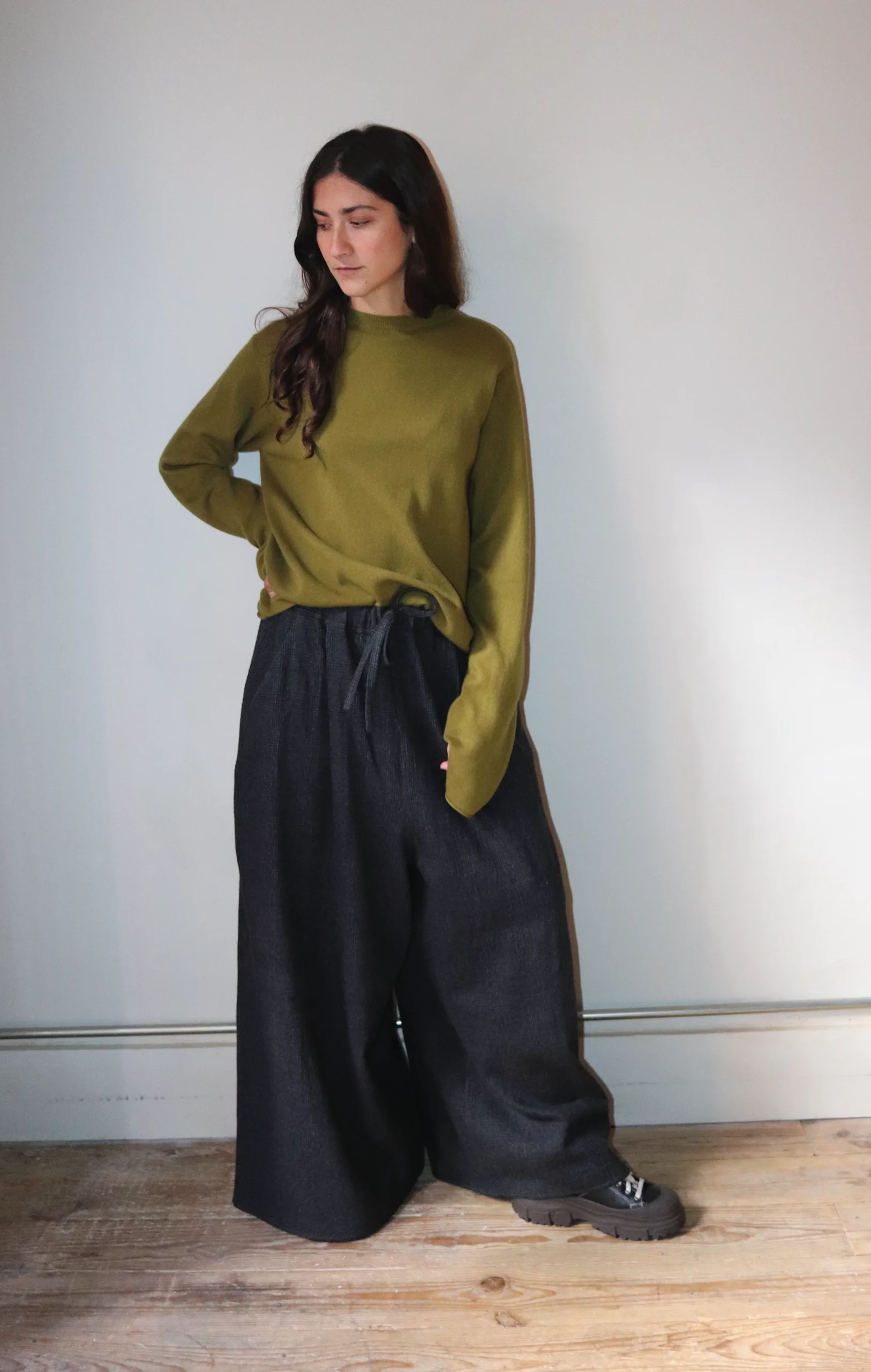 Sofie D’Hoore – PALAU Wide Pants With Drawstrings – Coal Pow 3 Sofie D’Hoore – PALAU Wide Pants With Drawstrings – Coal Pow