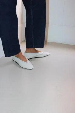 Le Monde Béryl – Luna Slipper Leather – Ecru 12 Le Monde Béryl – Luna Slipper Leather – Ecru -Salomon Boutique blanc2