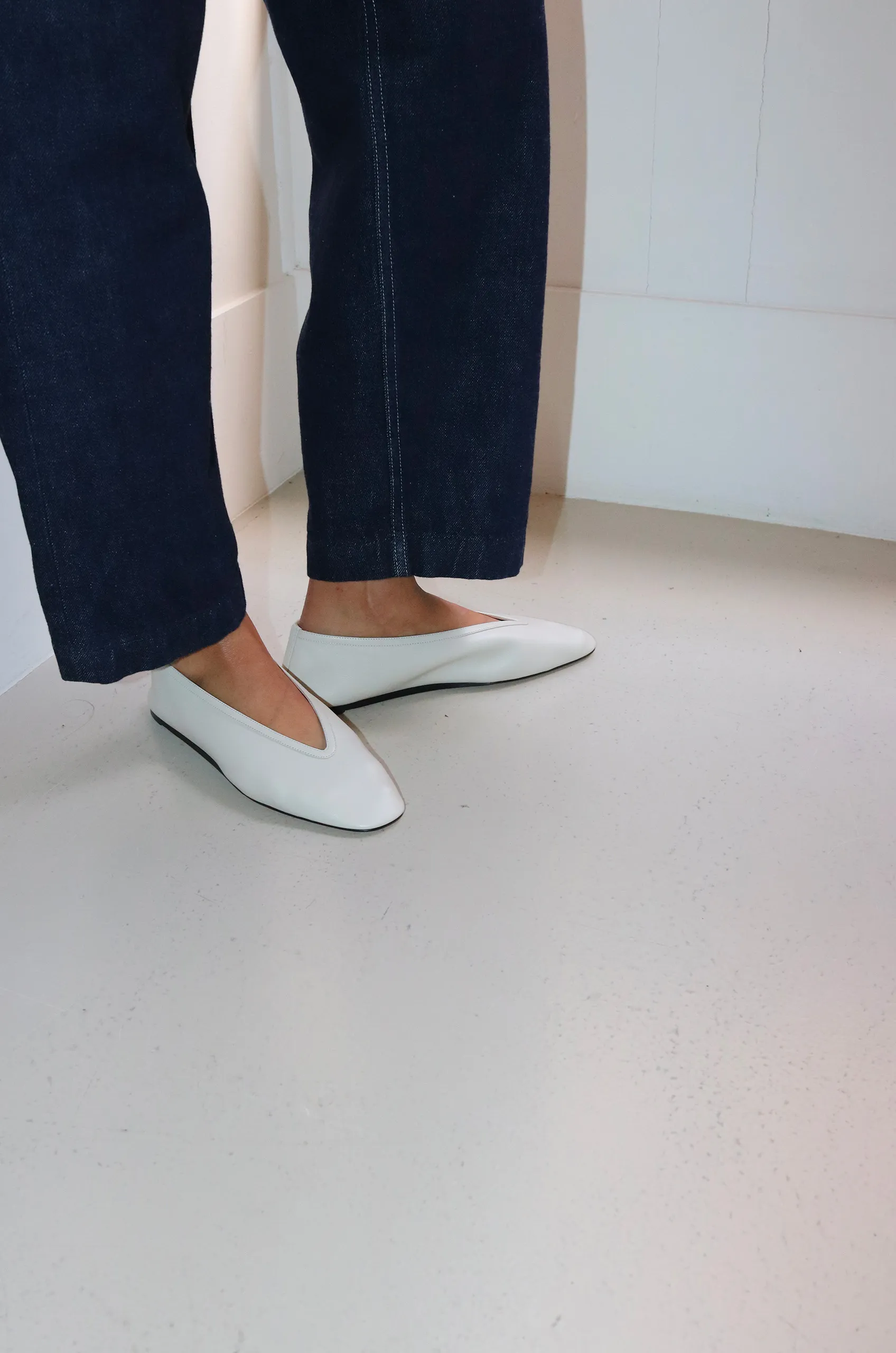 Le Monde Béryl – Luna Slipper Leather – Ecru 5 Le Monde Béryl – Luna Slipper Leather – Ecru – Image 3