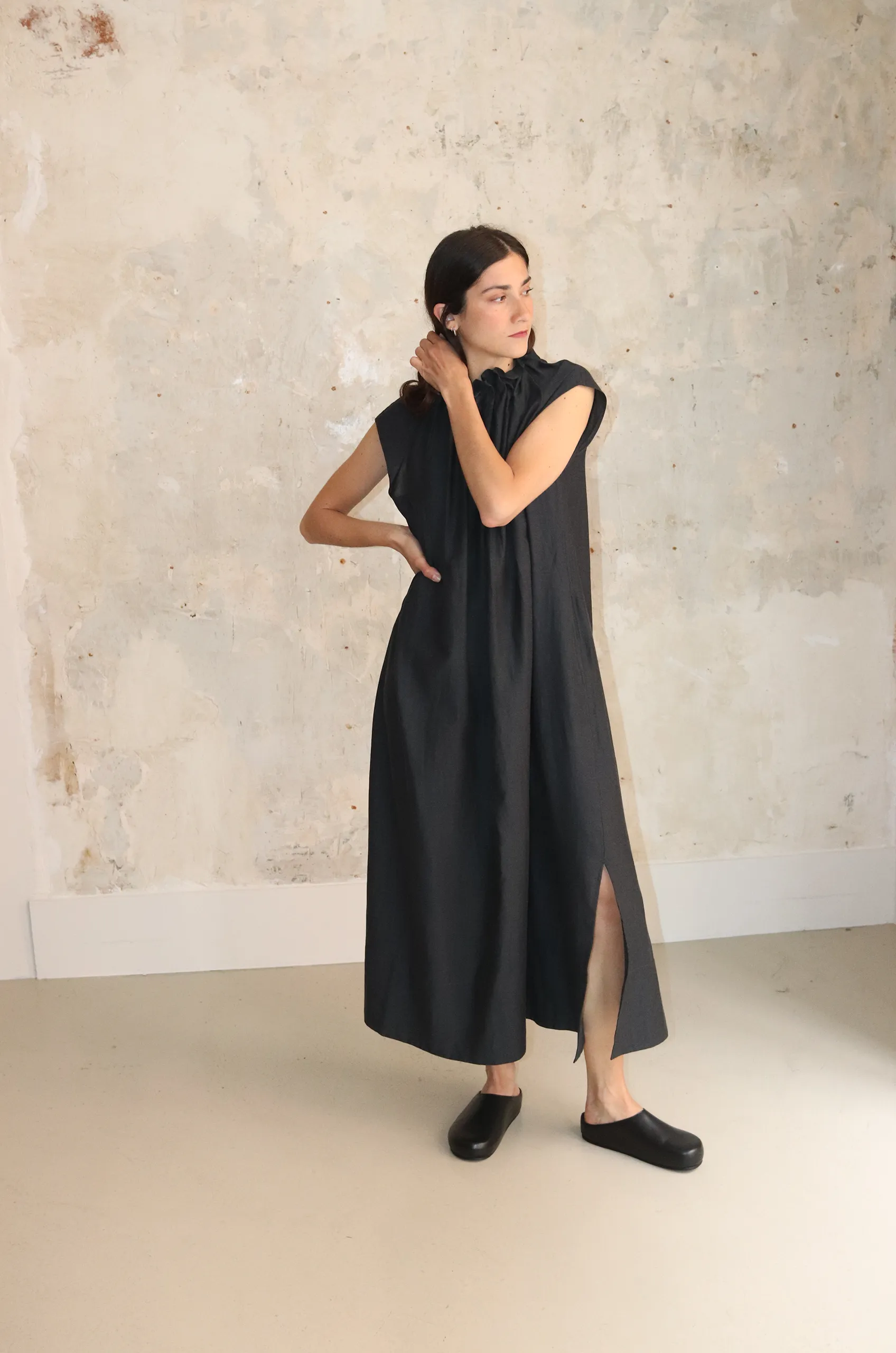 Toogood – The Magician Dress – Charcoal 3 Toogood – The Magician Dress – Charcoal