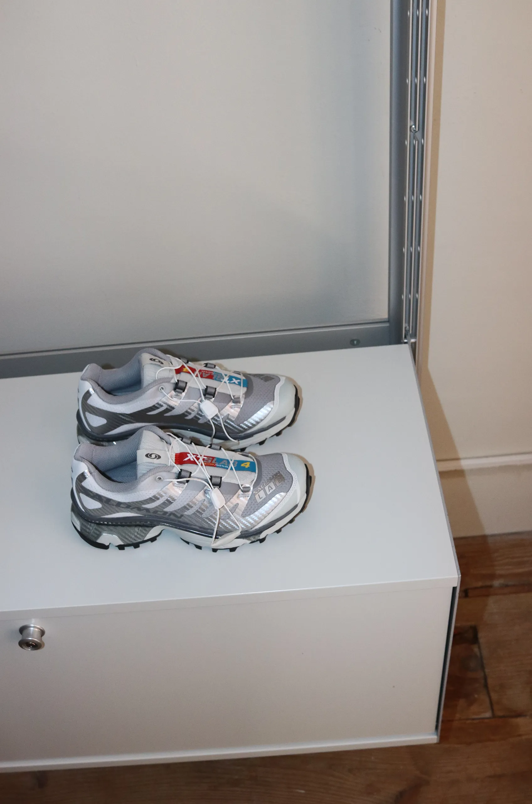 Salomon – Women Shoes XT-4 OG – Shark Skin/Drawn Blue/Metal 4 Salomon – Women Shoes XT-4 OG – Shark Skin/Drawn Blue/Metal – Image 2