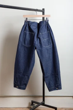 Toogood – The Acrobat Jean – Indigo -Salomon Boutique rdv 07 scaled 1