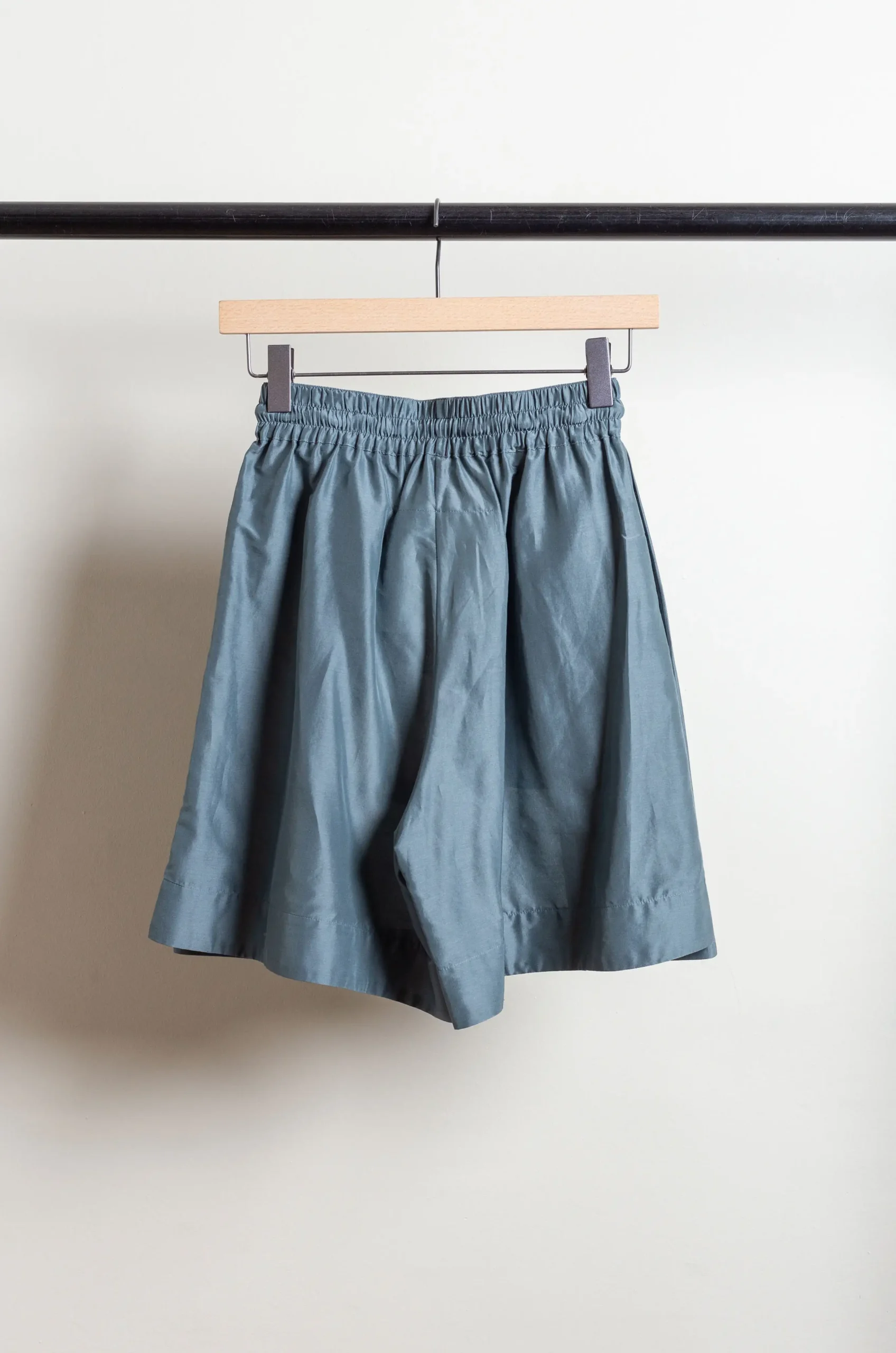 Toogood – The Diver Short – Lead 6 Toogood – The Diver Short – Lead – Image 4