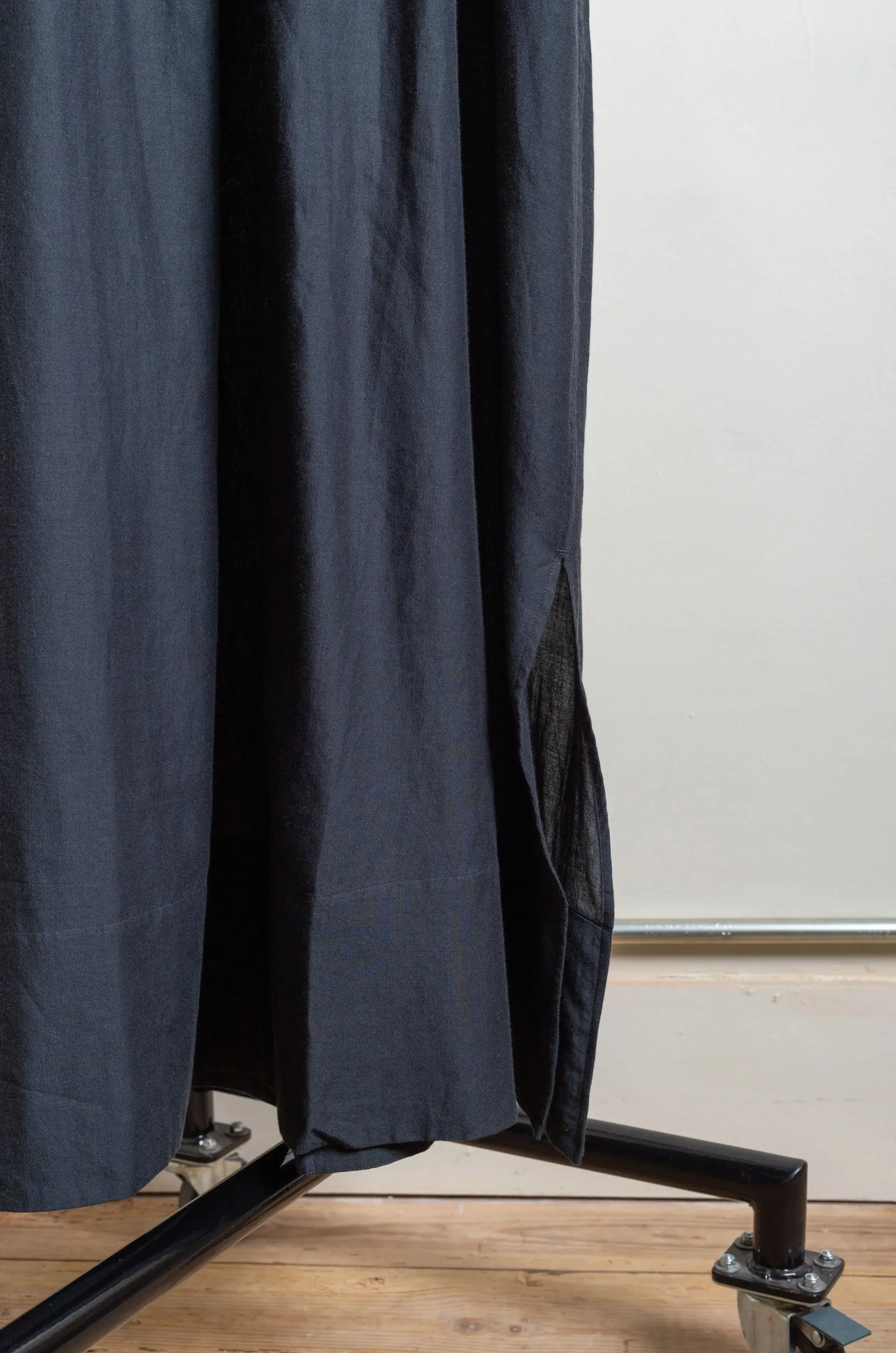 Toogood – The Magician Dress – Charcoal 6 Toogood – The Magician Dress – Charcoal – Image 4