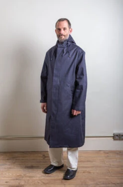 Mackintosh – Gents Wolfson Overcoat – Navy -Salomon Boutique rdv Mackintosh 02 scaled 1