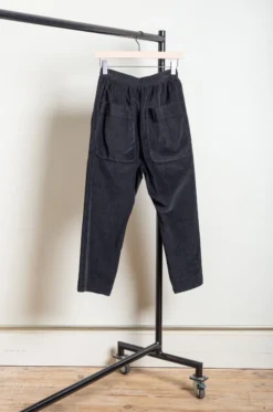 Album Di Famiglia – Men Velvet Braghe Trousers – Black -Salomon Boutique rdv album 50 scaled 1