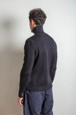 Andersen-Andersen – Navy Half Zip – Black -Salomon Boutique rdv andersen 64 scaled 1