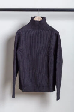 Andersen-Andersen – Navy Turtleneck – Black