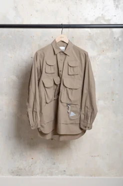 And Wander – Multi Pocket Shirt (M) – D.Beige