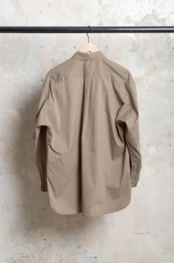 And Wander – Multi Pocket Shirt (M) – D.Beige -Salomon Boutique rdv andwander 16 scaled 1