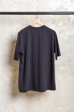 Casey Casey – Felix T-Shirt – Black 9 Casey Casey – Felix T-Shirt – Black -Salomon Boutique rdv apuntob 48 scaled 2