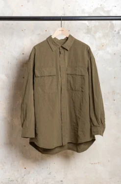 Casey Casey – Volume Shirt Paper Cot 22HC331 – Light Khaki 10 Casey Casey – Volume Shirt Paper Cot 22HC331 – Light Khaki -Salomon Boutique rdv apuntob 49 scaled 2