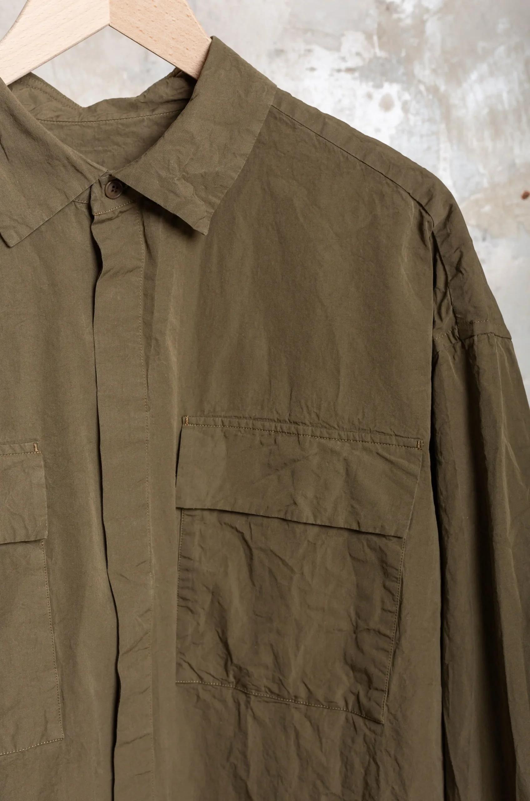 Casey Casey – Volume Shirt Paper Cot 22HC331 – Light Khaki 7 Casey Casey – Volume Shirt Paper Cot 22HC331 – Light Khaki – Image 5