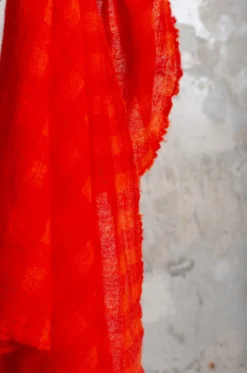 ApuntoB – Stole P1909/TS831 – Tomato -Salomon Boutique rdv apuntob 95 scaled 1