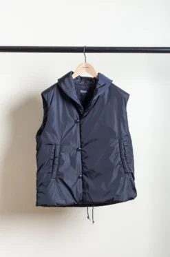 Arpenteur – LOFT V Primaloft Filled Vest – Midnight -Salomon Boutique rdv arpenteur 05 1 scaled 1