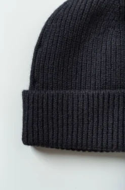 Arpenteur – Vicko Beanie – Black 7 Arpenteur – Vicko Beanie – Black -Salomon Boutique rdv arpenteur 17 scaled 1
