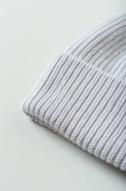 Arpenteur – Vicko Beanie – Chalk 7 Arpenteur – Vicko Beanie – Chalk -Salomon Boutique rdv arpenteur 24 scaled 1