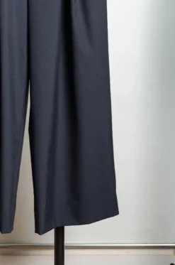 ATON – Wide Easy Pants PRAGCM0110 – Black -Salomon Boutique rdv aton 07 scaled 1