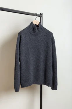ATON – Highneck Sweater KRAGCW0403 – Charcoal Grey