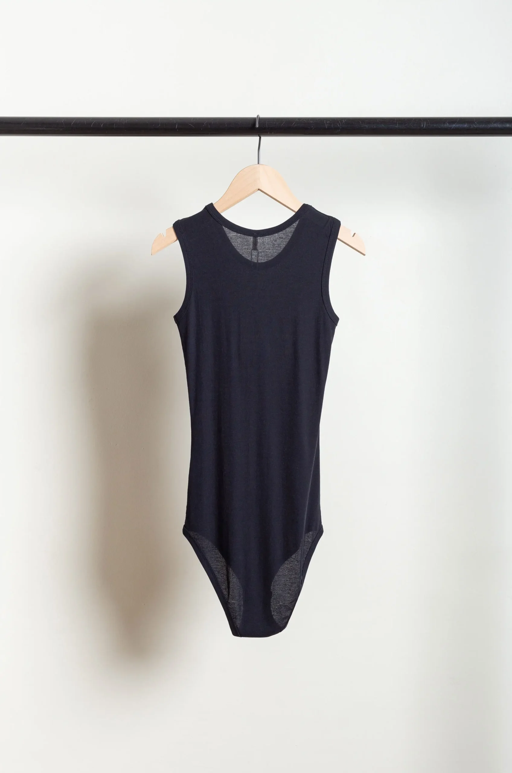 BABACO – Twisted Cotton Tank Body BA01-CR30 – Black 5 BABACO – Twisted Cotton Tank Body BA01-CR30 – Black – Image 3