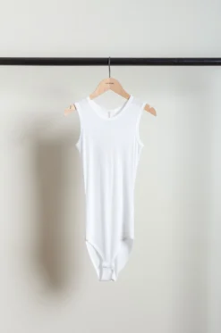 BABACO – Twisted Cotton Tank Body BA01-CR30 – White 7 BABACO – Twisted Cotton Tank Body BA01-CR30 – White -Salomon Boutique rdv babaco 38 scaled 1