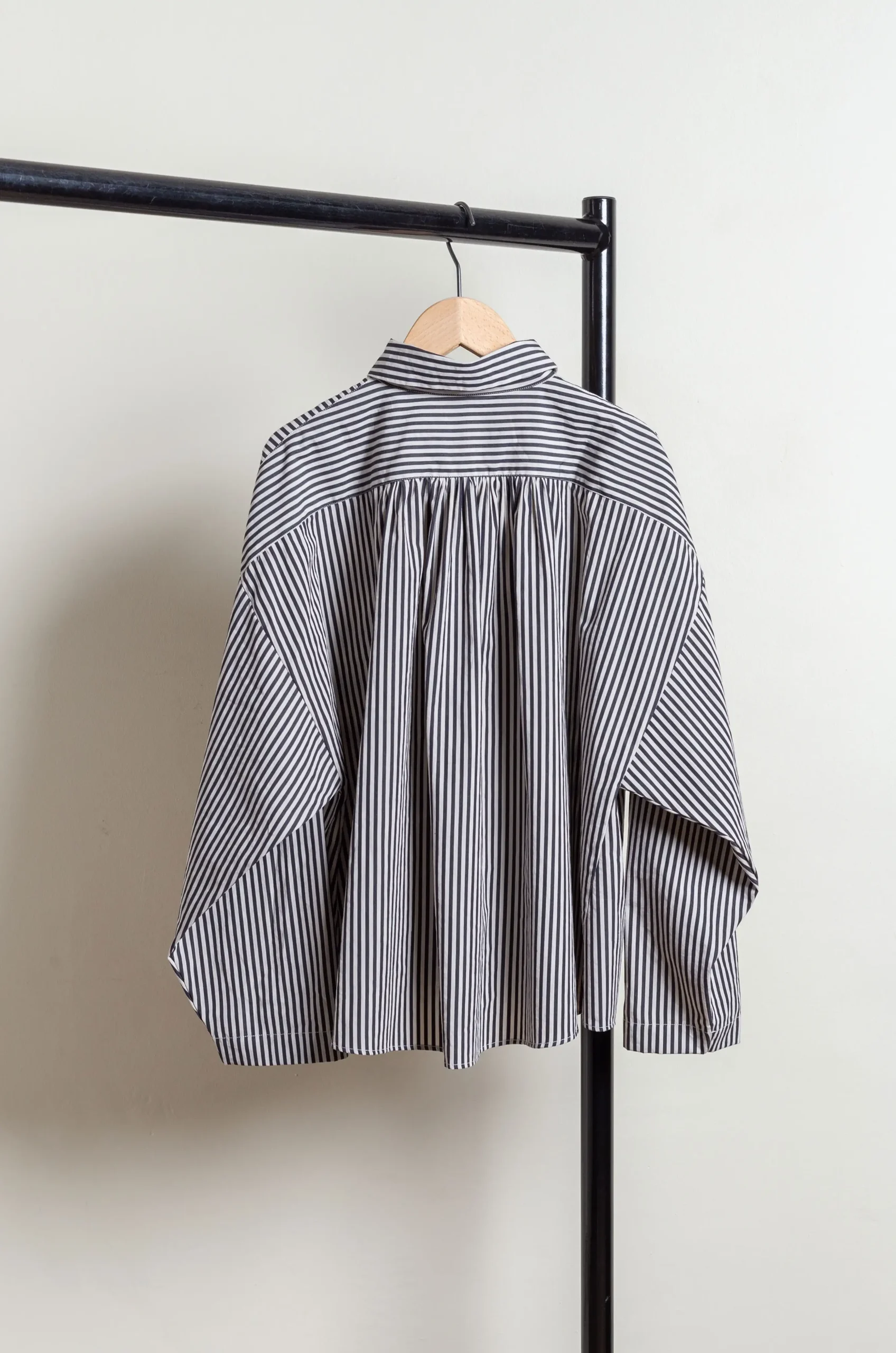 Bergfabel – Short Overshirt BFWSH90/K91 – Black Stripe 8 Bergfabel – Short Overshirt BFWSH90/K91 – Black Stripe – Image 6