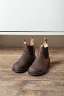 Blundstone – Women Classic Chelsea Boots – Seal Brown 10 Blundstone – Women Classic Chelsea Boots – Seal Brown -Salomon Boutique rdv blundstone 02 scaled 1