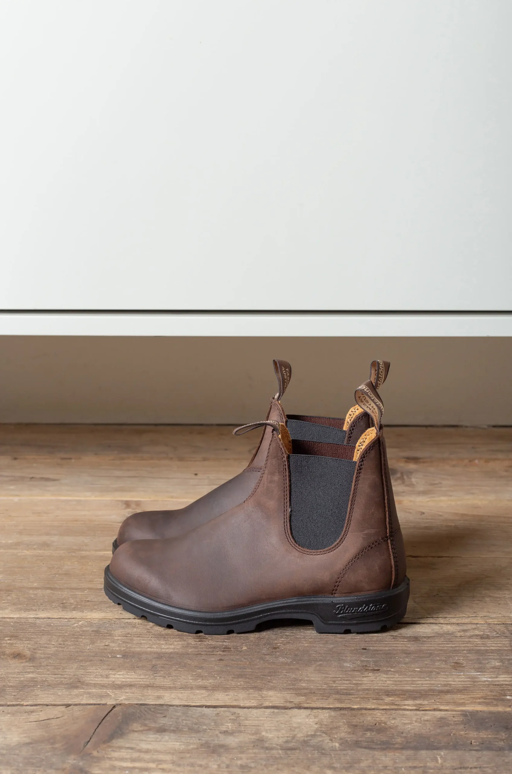 Blundstone – Women Classic Chelsea Boots – Seal Brown 3 Blundstone – Women Classic Chelsea Boots – Seal Brown