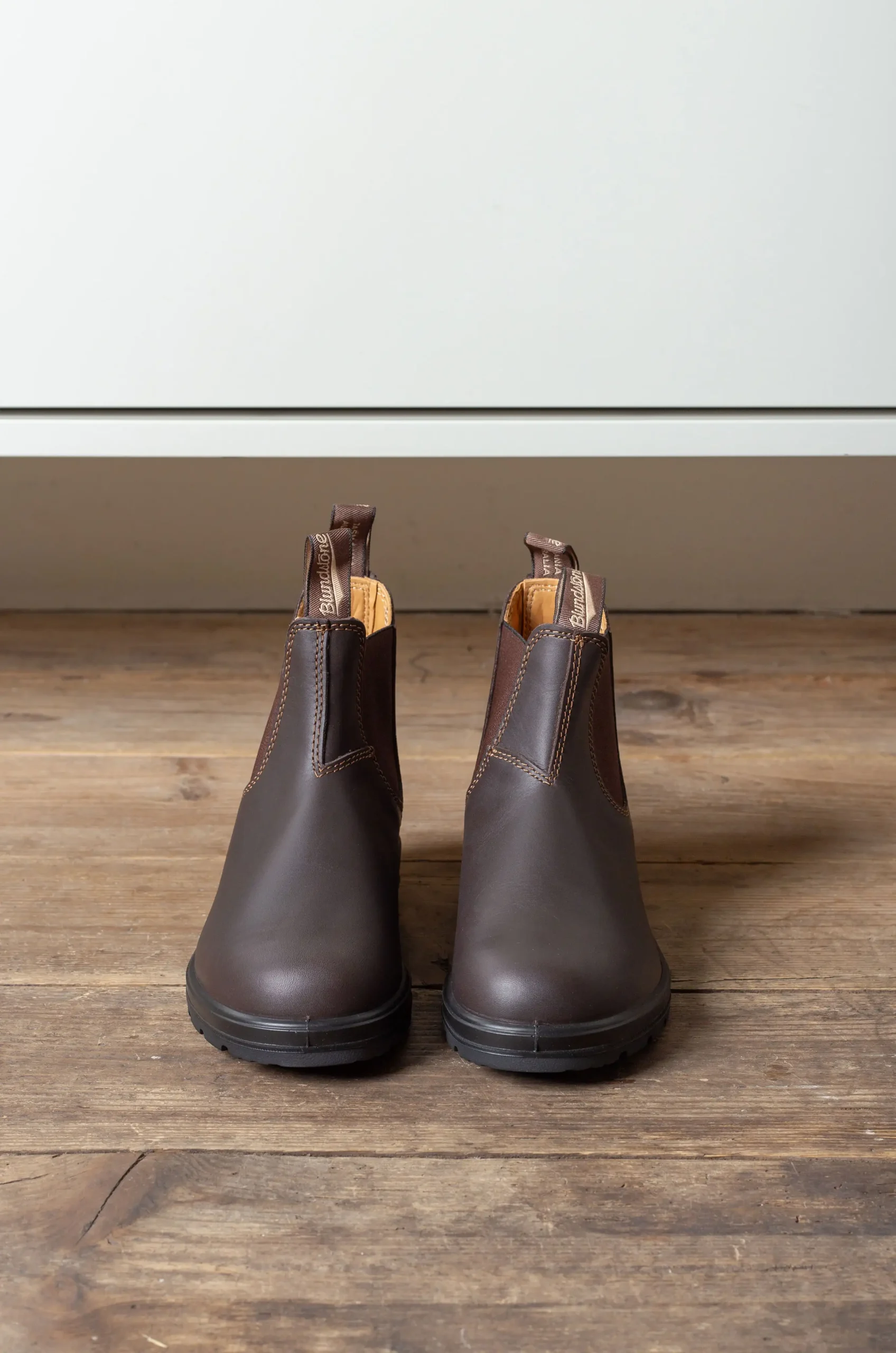 Blundstone – Women Classic Chelsea Boots – Walnut Brown 6 Blundstone – Women Classic Chelsea Boots – Walnut Brown – Image 4