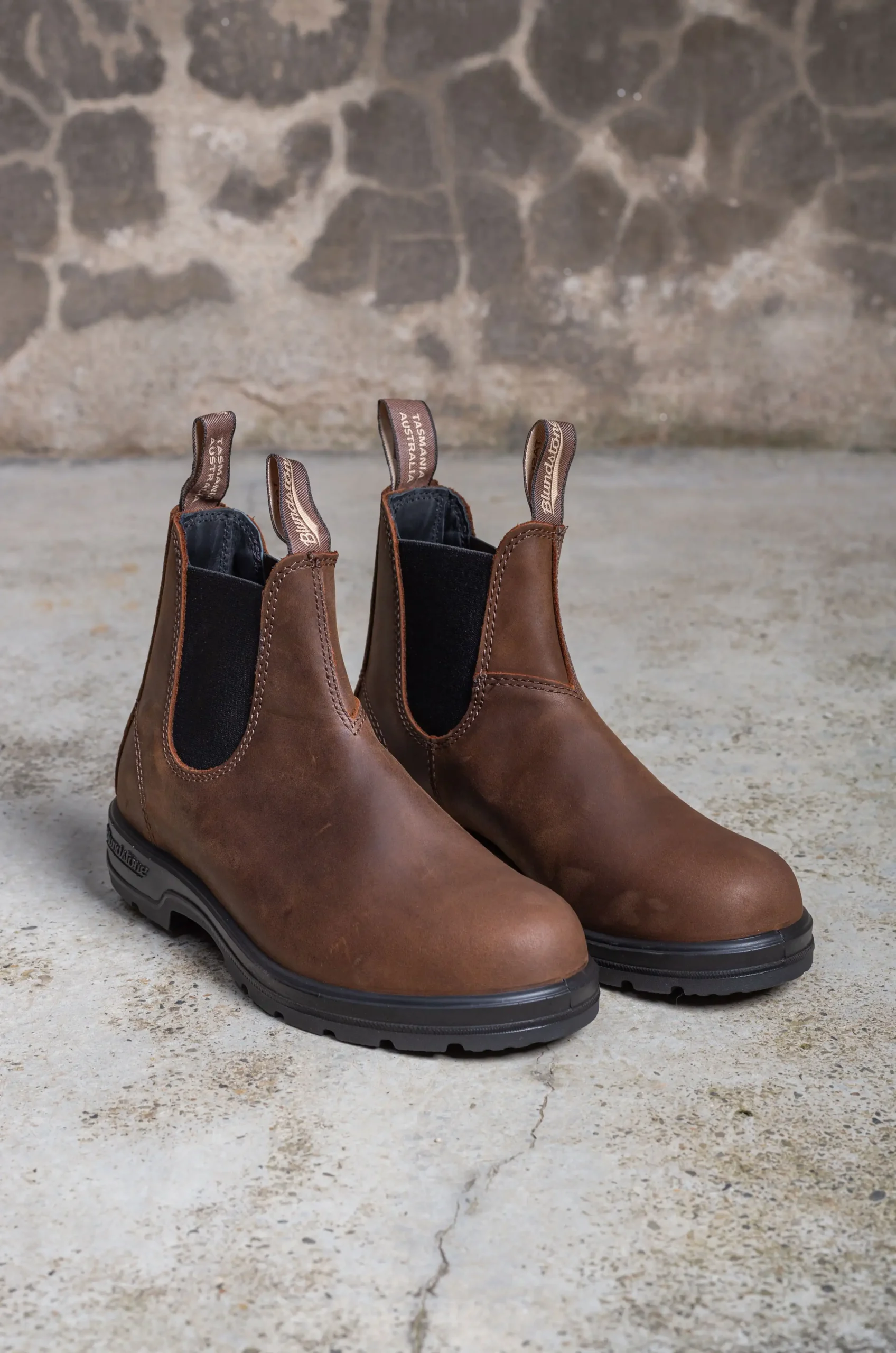 Blundstone – Women Classic Chelsea Boots – Antique Brown 6 Blundstone – Women Classic Chelsea Boots – Antique Brown – Image 4