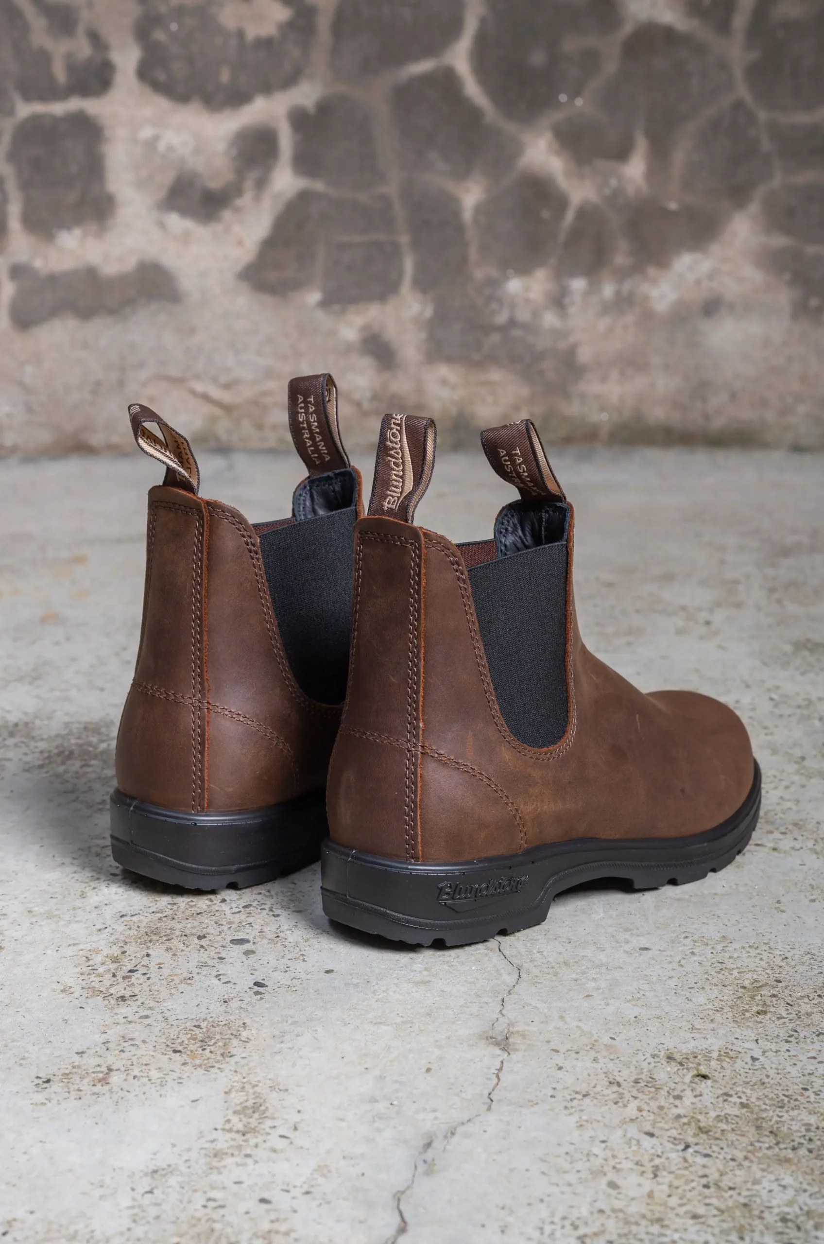 Blundstone – Women Classic Chelsea Boots – Antique Brown 7 Blundstone – Women Classic Chelsea Boots – Antique Brown – Image 5