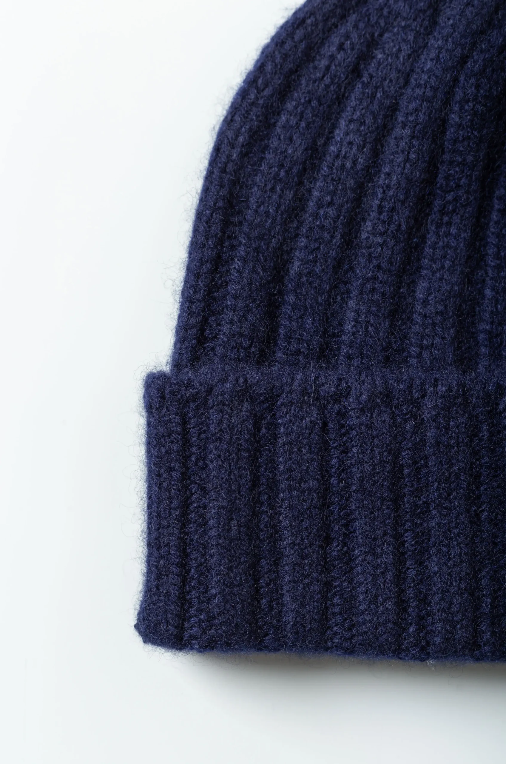 Câbleami – Cashmere 2X2 RIB W/CAP – Navy 4 Câbleami – Cashmere 2X2 RIB W/CAP – Navy – Image 2