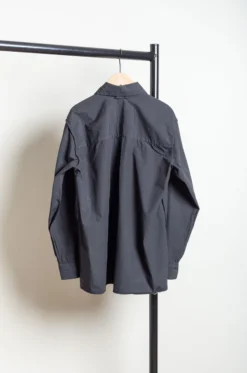 CAMIEL FORTGENS – Inside-Out Basic Shirt – Black -Salomon Boutique rdv camiel 28 scaled 1