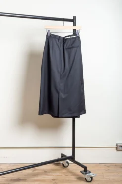 CAMIEL FORTGENS – Suitpants Skirt – Black 13 CAMIEL FORTGENS – Suitpants Skirt – Black -Salomon Boutique rdv camiel 44 scaled 1