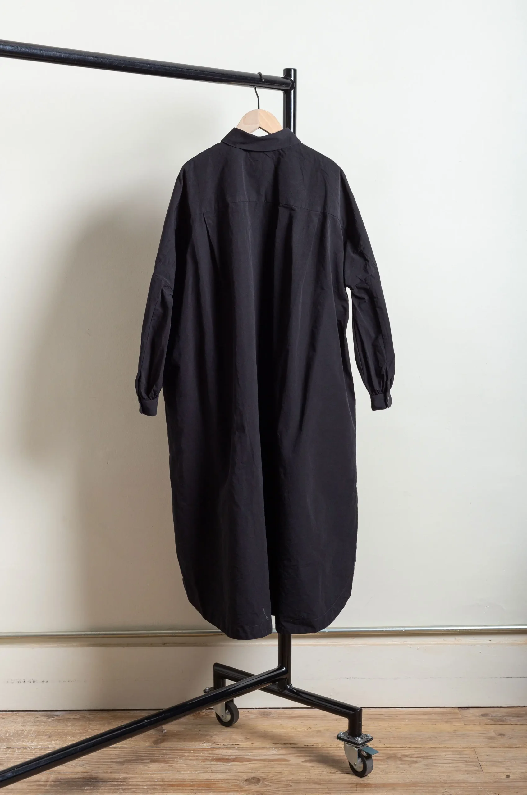 Casey Casey – Yuki Longue Shirt 23FC361 – Black 8 Casey Casey – Yuki Longue Shirt 23FC361 – Black – Image 6