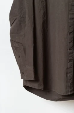 Casey Casey – Volume Shirt 23HC268 – Khaki Tan 14 Casey Casey – Volume Shirt 23HC268 – Khaki Tan -Salomon Boutique rdv casey 15 scaled 3