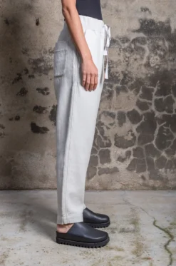 Casey Casey – Felix Pant 21FP196 – Concrete -Salomon Boutique rdv casey 36 scaled 1