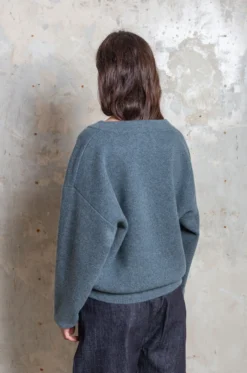 Extreme Cashmere – N°316 Lana – Waves 13 Extreme Cashmere – N°316 Lana – Waves -Salomon Boutique rdv cashmere 15 scaled 1