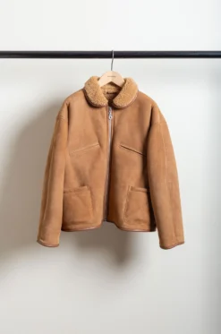 CAWLEY – Flying Jacket – Tan 11 CAWLEY – Flying Jacket – Tan -Salomon Boutique rdv cawley 18 scaled 1