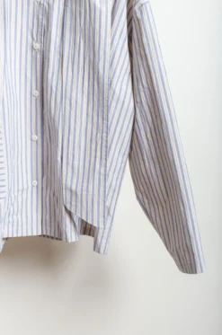 CAWLEY – Dorothy Shirt – Natural/Blue Stripe -Salomon Boutique rdv cawley 29 scaled 1