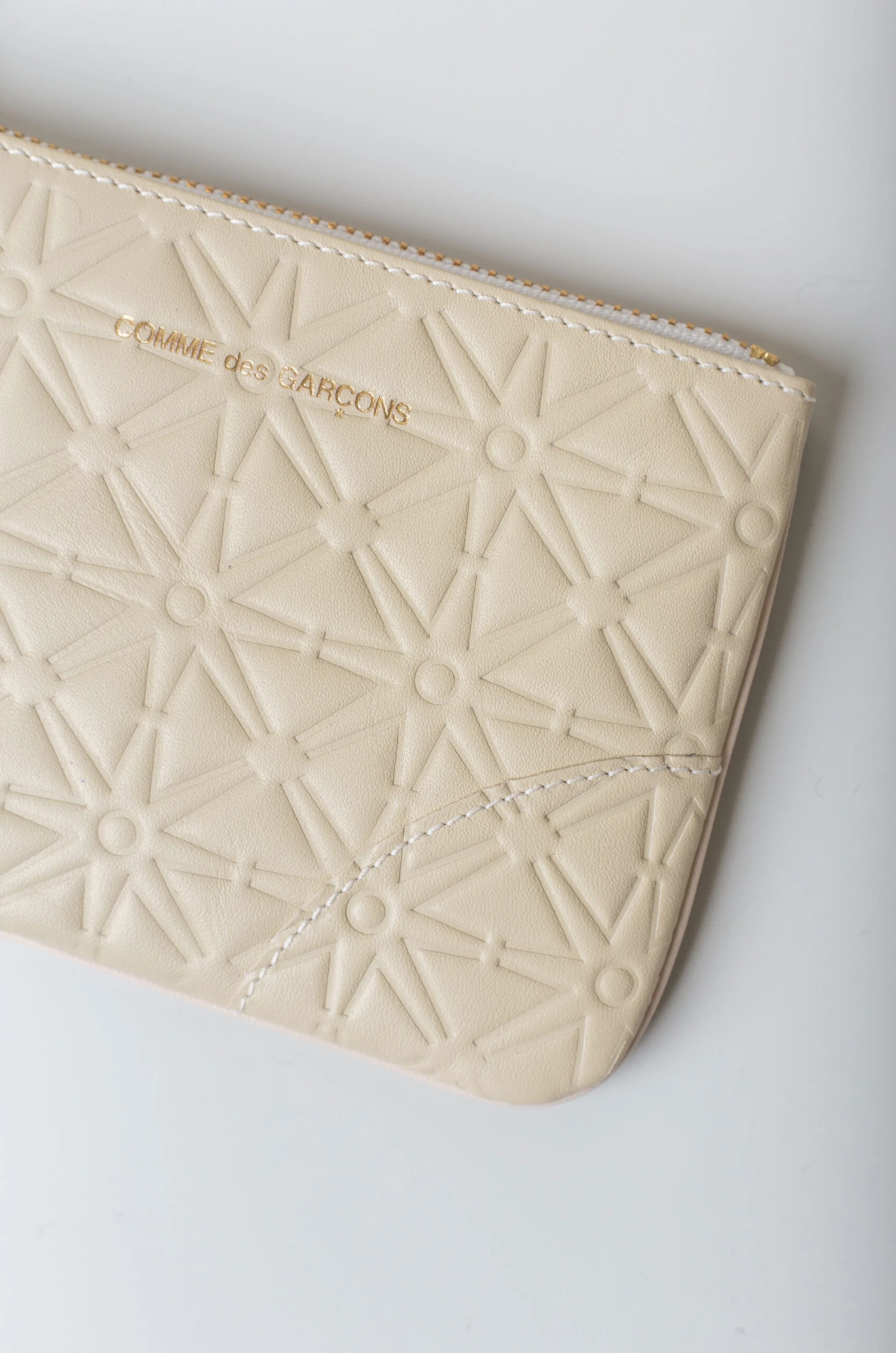 Comme Des Garçons – Wallet Embossed Line SA810E – Ecru 4 Comme Des Garçons – Wallet Embossed Line SA810E – Ecru – Image 2